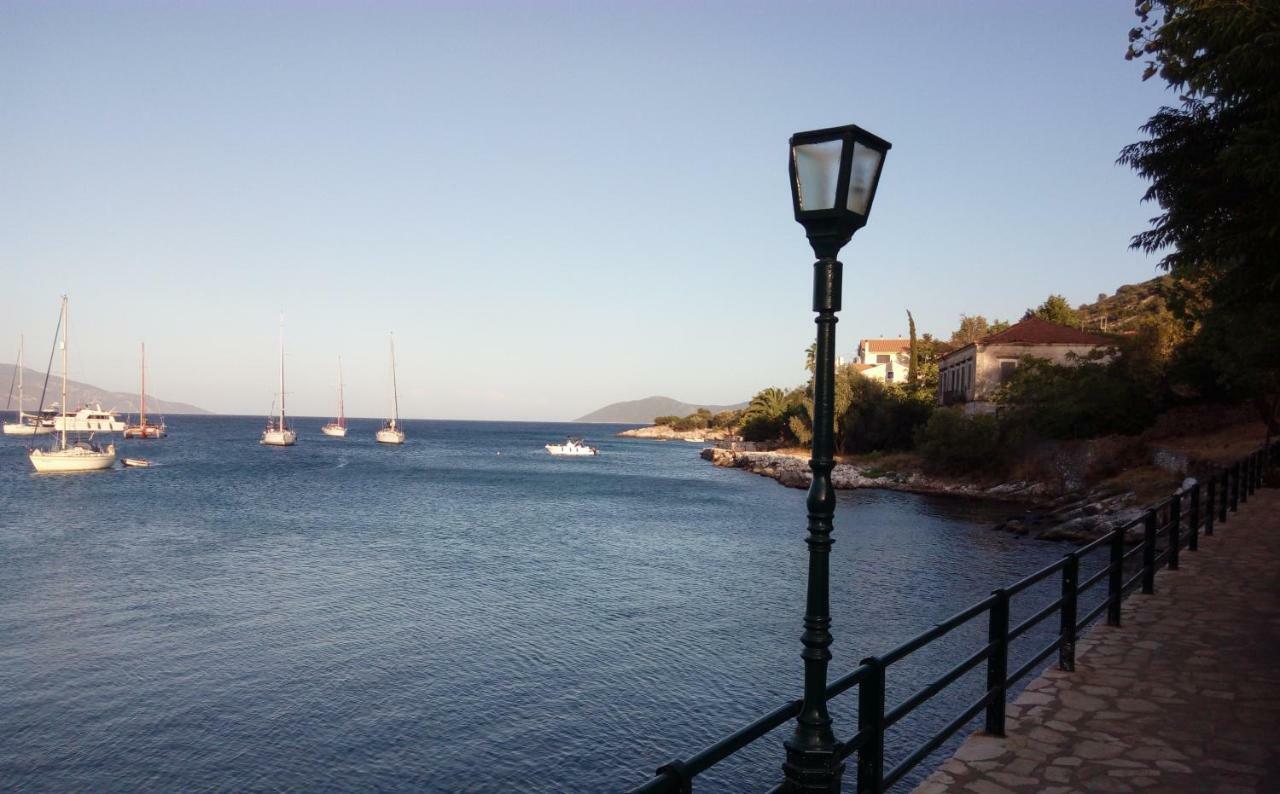 House With Garden Near The Sea Apartment Agia Efimia Екстериор снимка