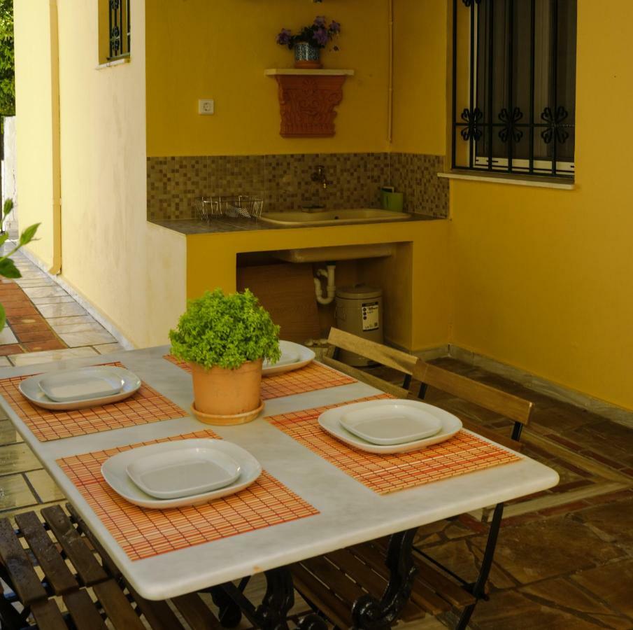 House With Garden Near The Sea Apartment Agia Efimia Екстериор снимка