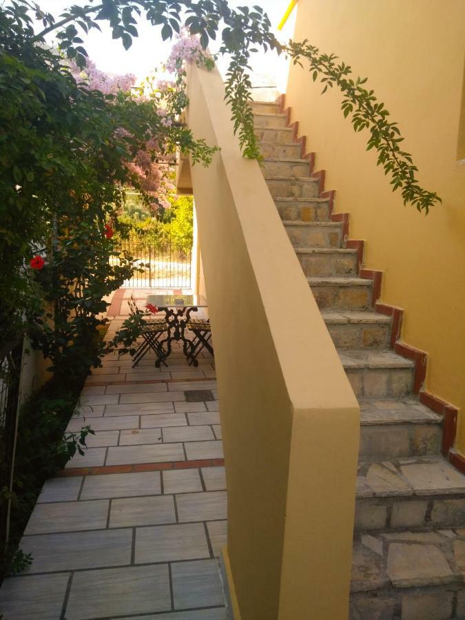 House With Garden Near The Sea Apartment Agia Efimia Екстериор снимка