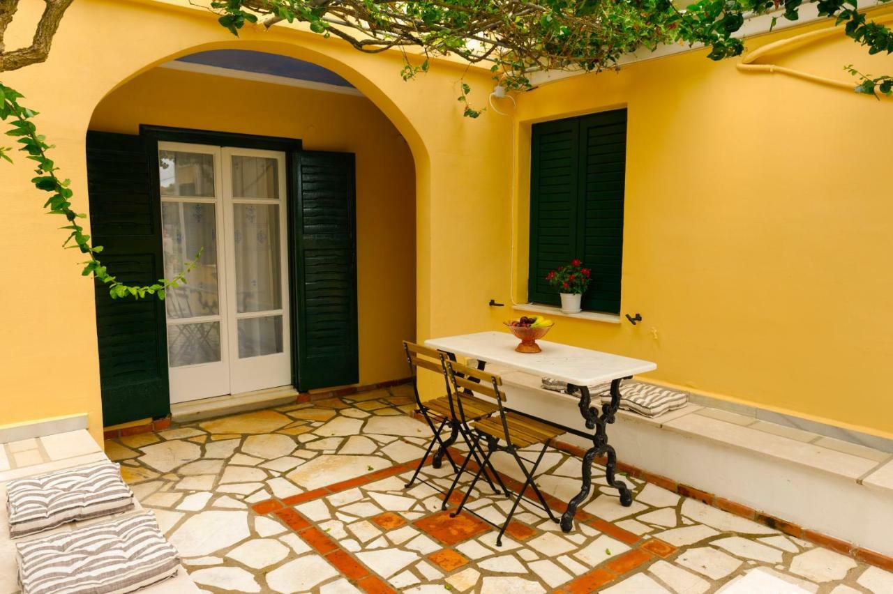 House With Garden Near The Sea Apartment Agia Efimia Екстериор снимка