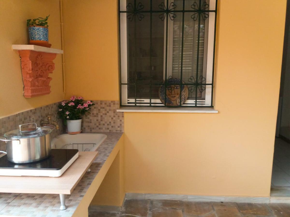 House With Garden Near The Sea Apartment Agia Efimia Екстериор снимка
