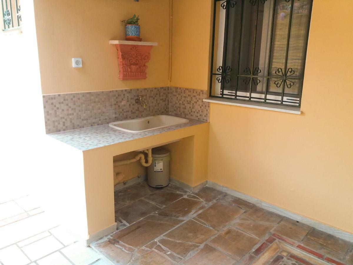 House With Garden Near The Sea Apartment Agia Efimia Екстериор снимка